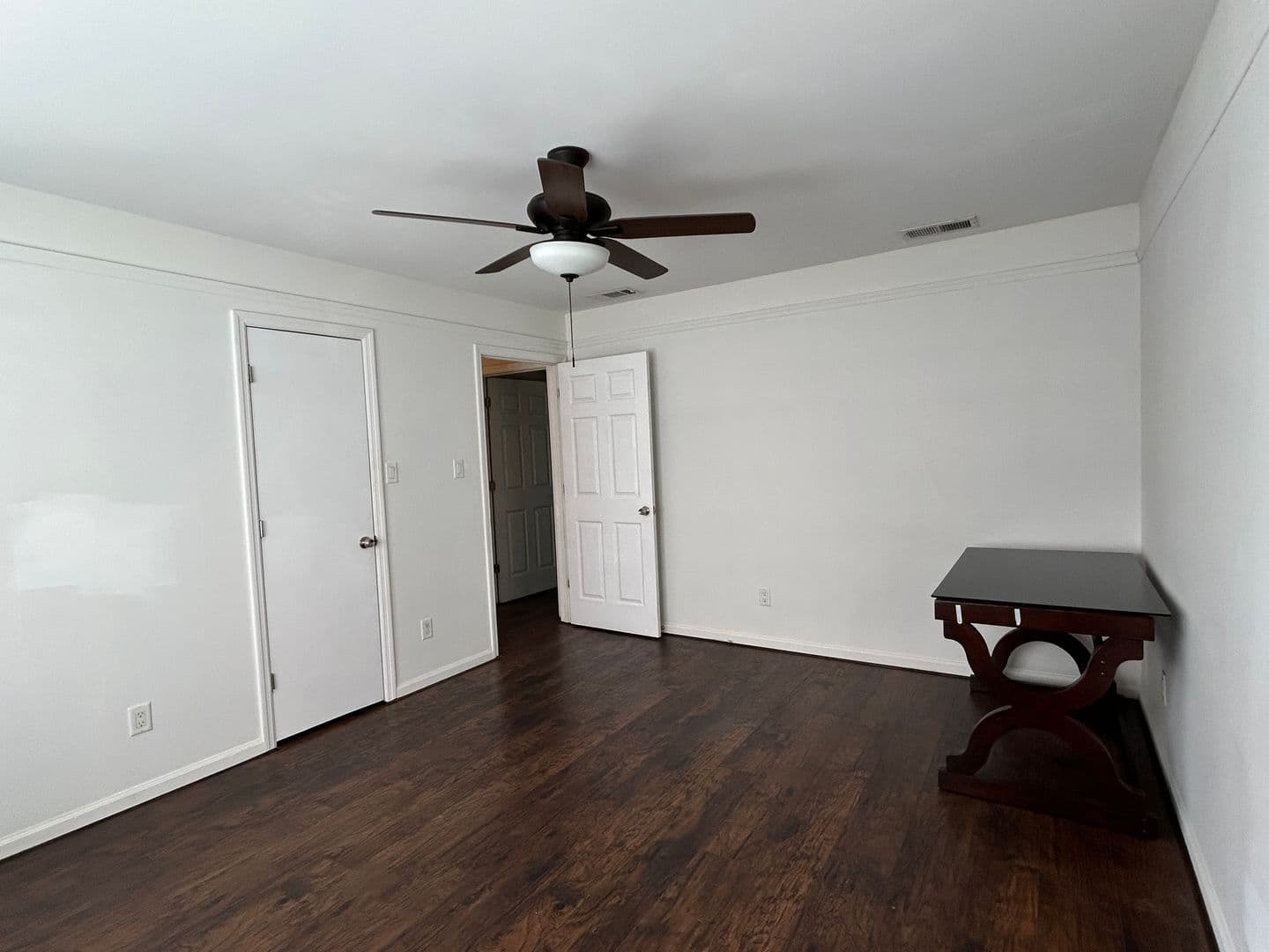 Savannah House: 66 Hidden Lake Ct.