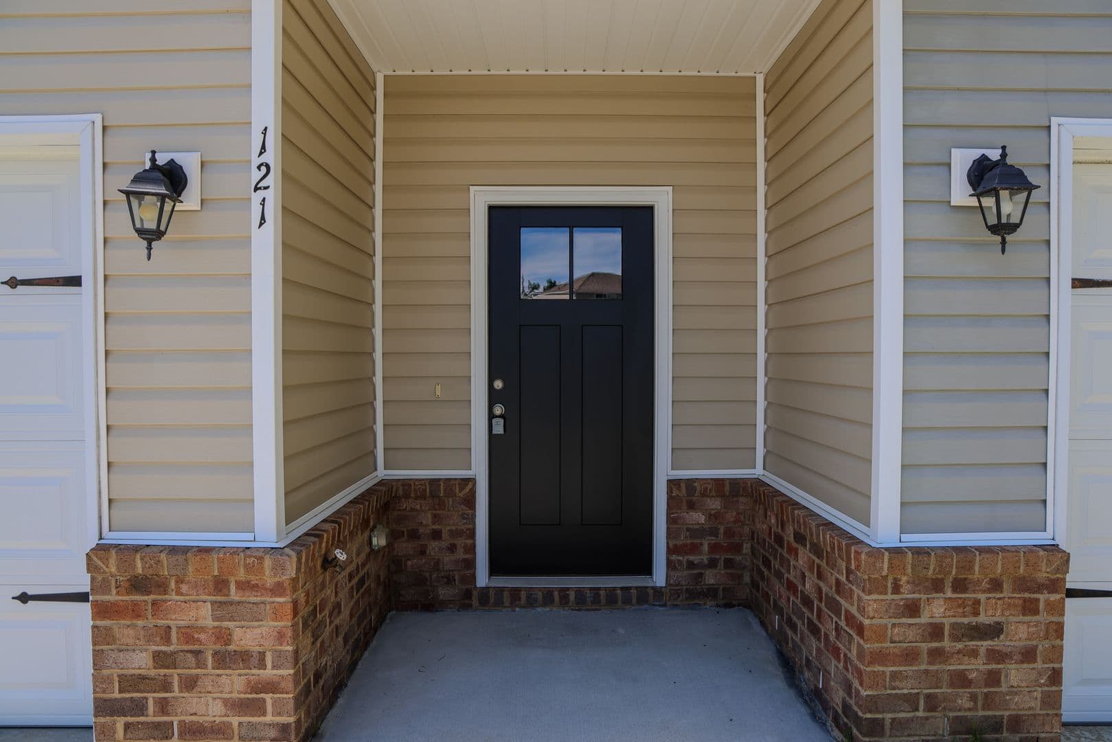 Richmond Hill House: 121 Horizon Ln.