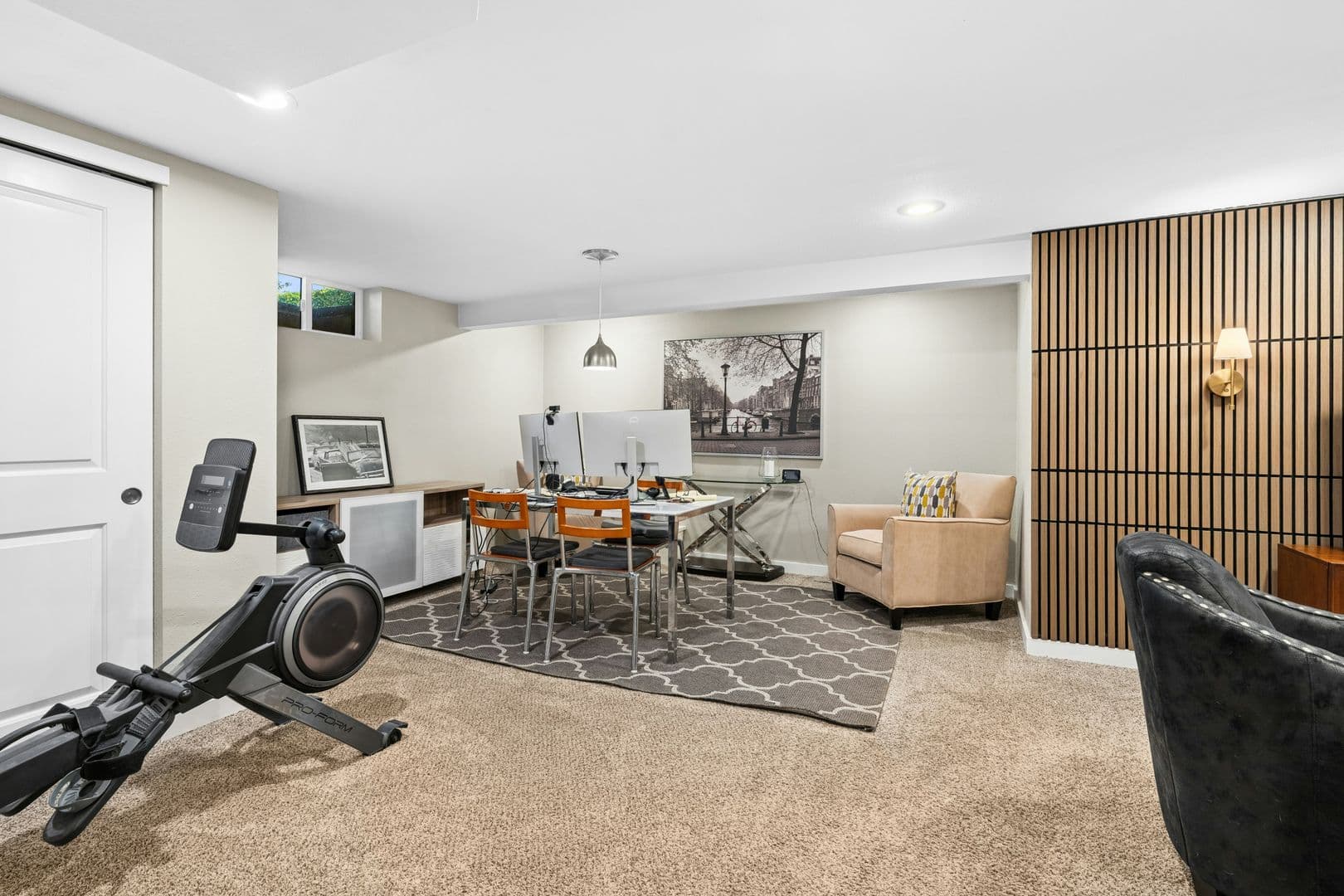 Burien House: 104 SW 132nd St