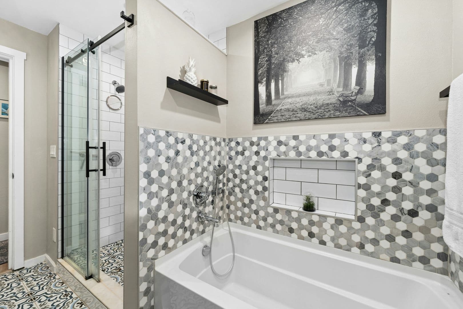 Burien House: 104 SW 132nd St