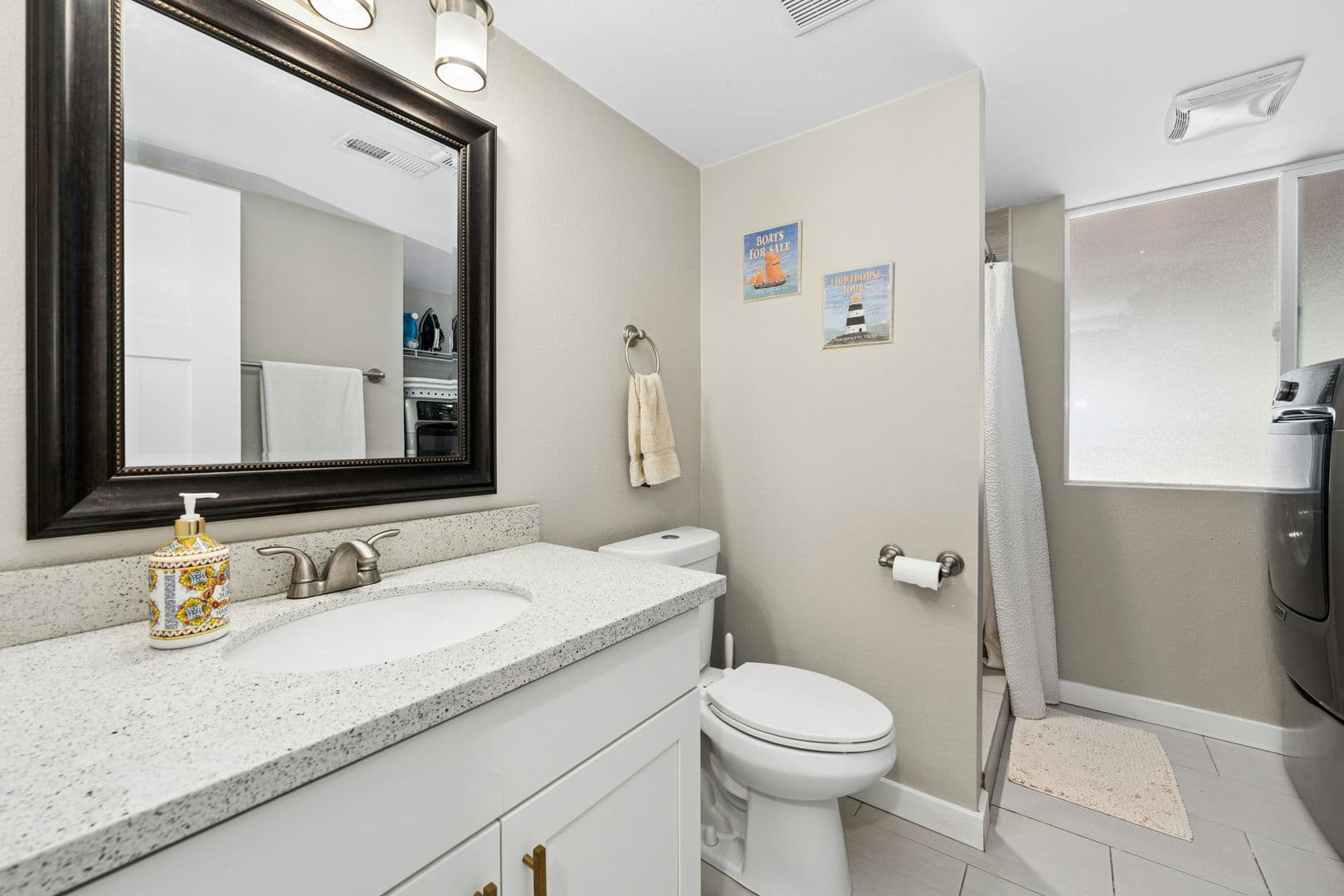 Burien House: 104 SW 132nd St