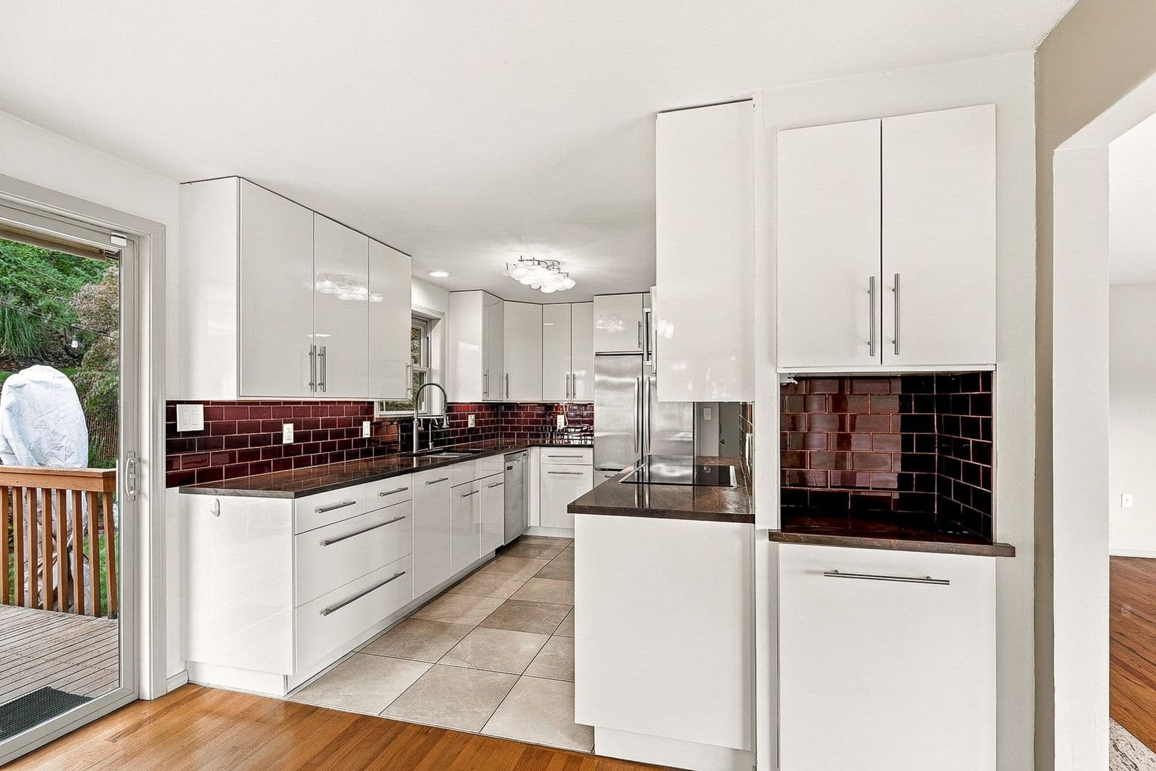 Des Moines House: 21011 7th Pl S