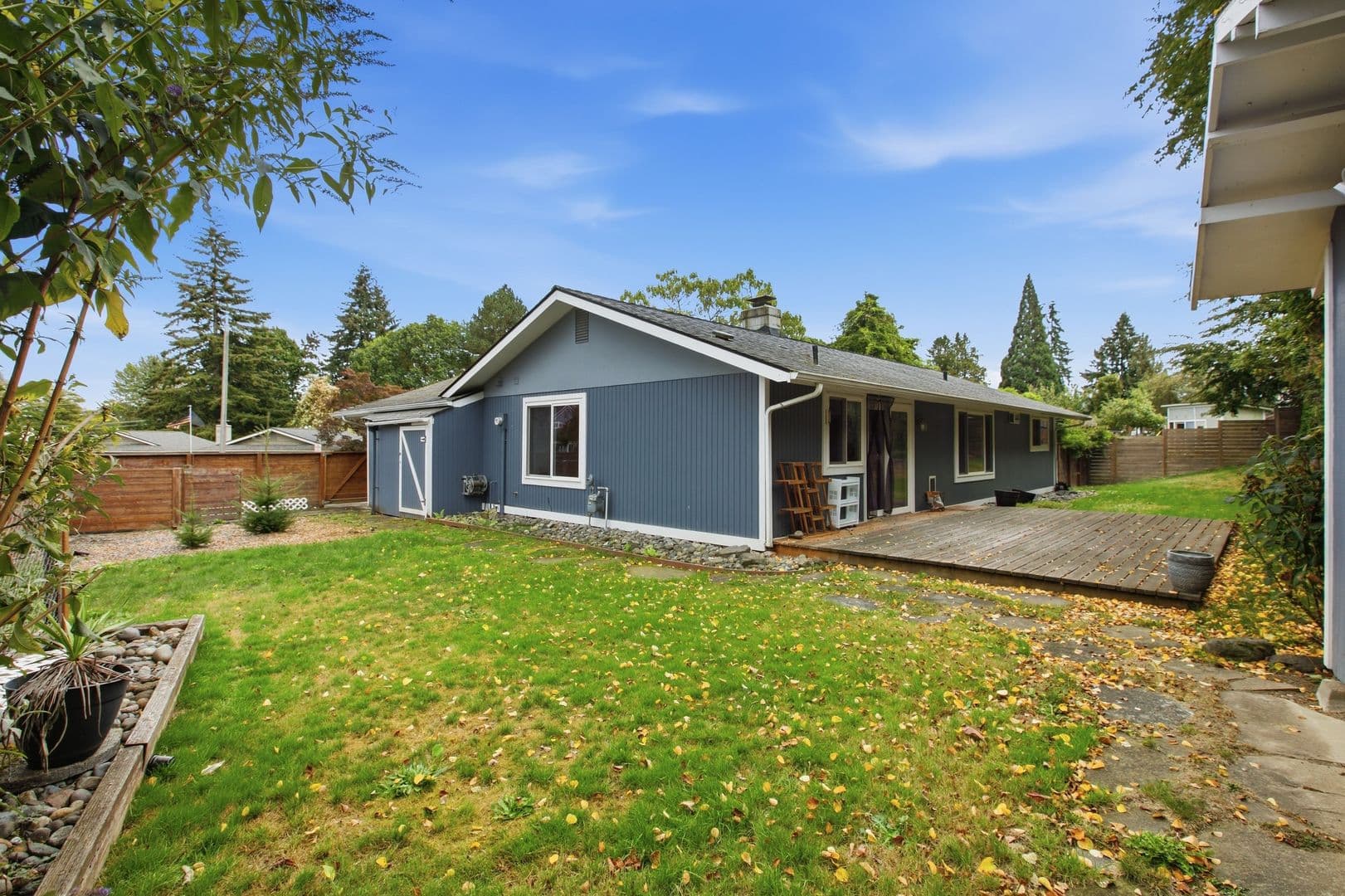 Kent House: 19463 122nd Pl SE