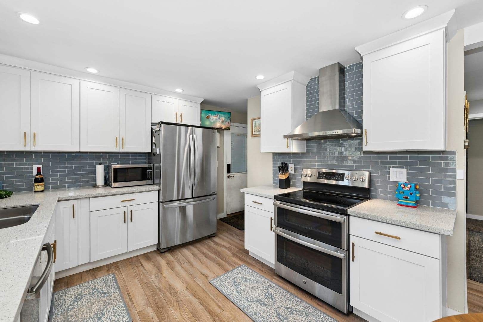 Burien House: 104 SW 132nd St