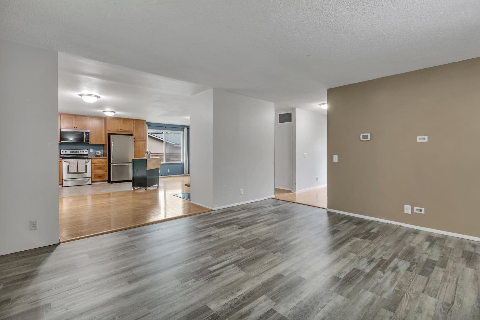 Kent House: 19463 122nd Pl SE