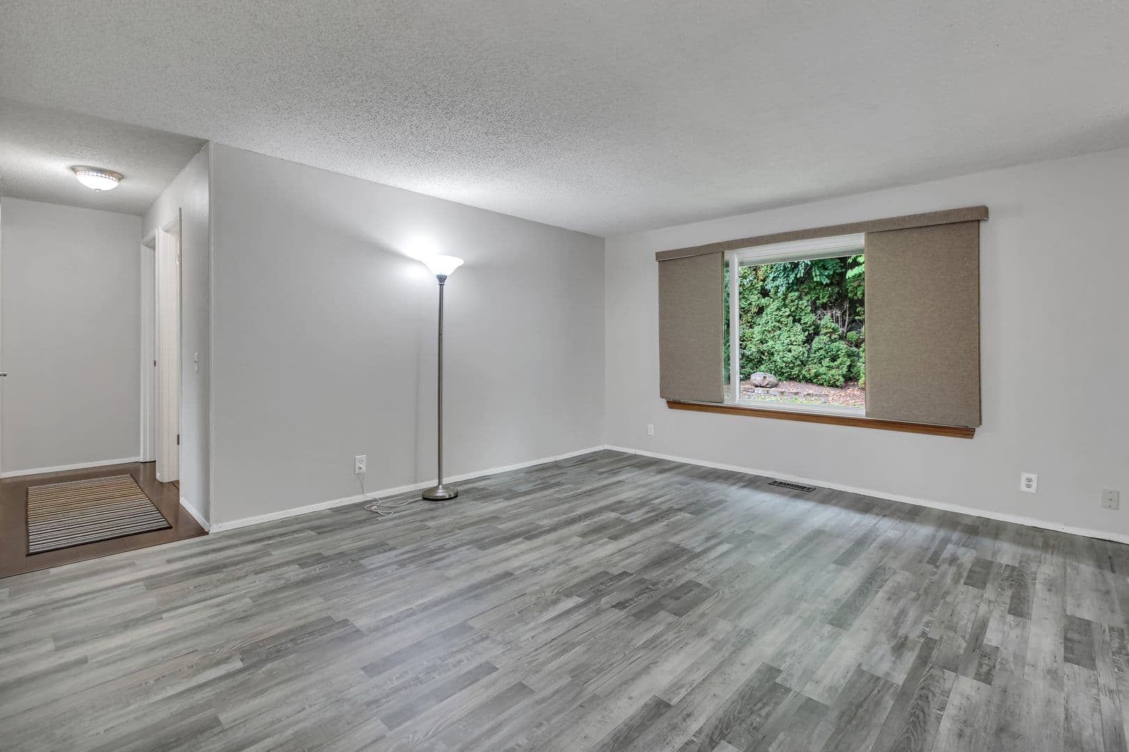 Kent House: 19463 122nd Pl SE