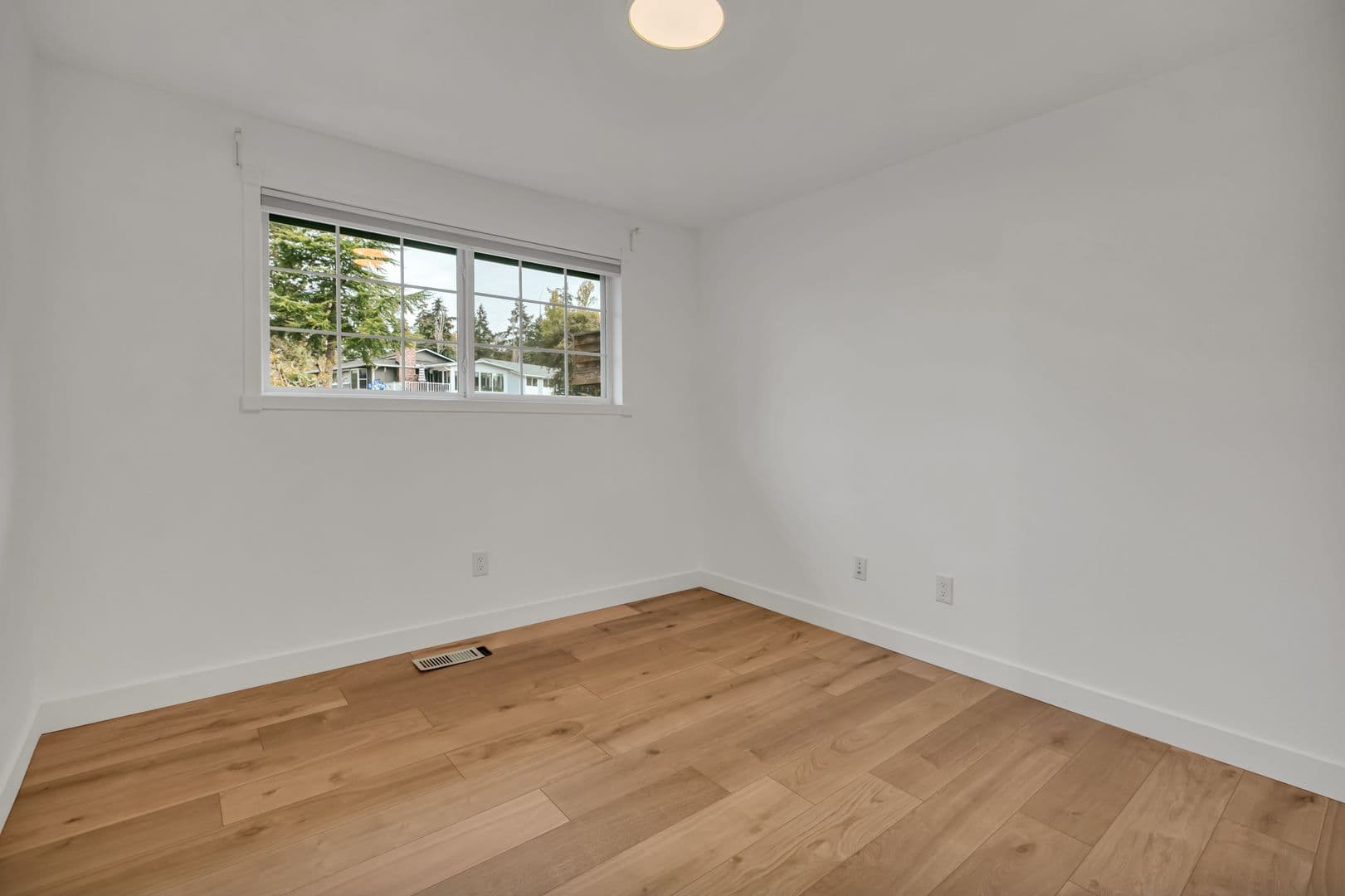 Des Moines House: 915 S 240th PL
