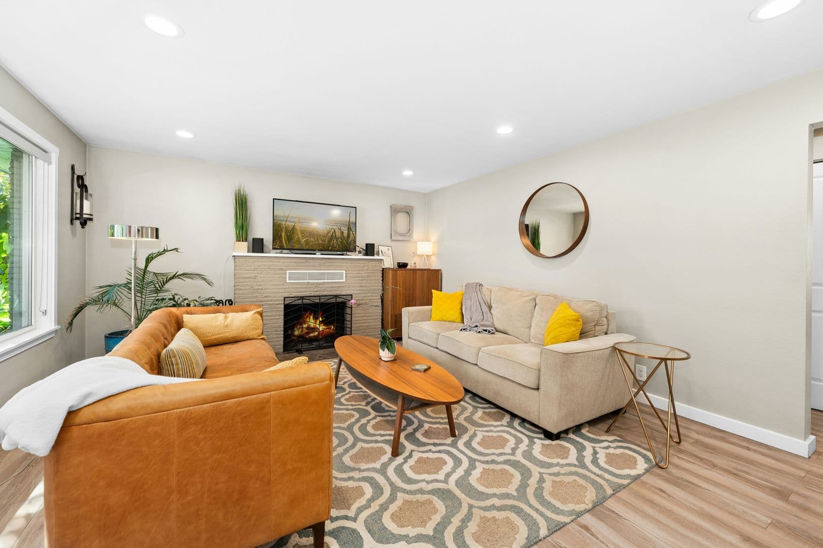 Burien House: 104 SW 132nd St