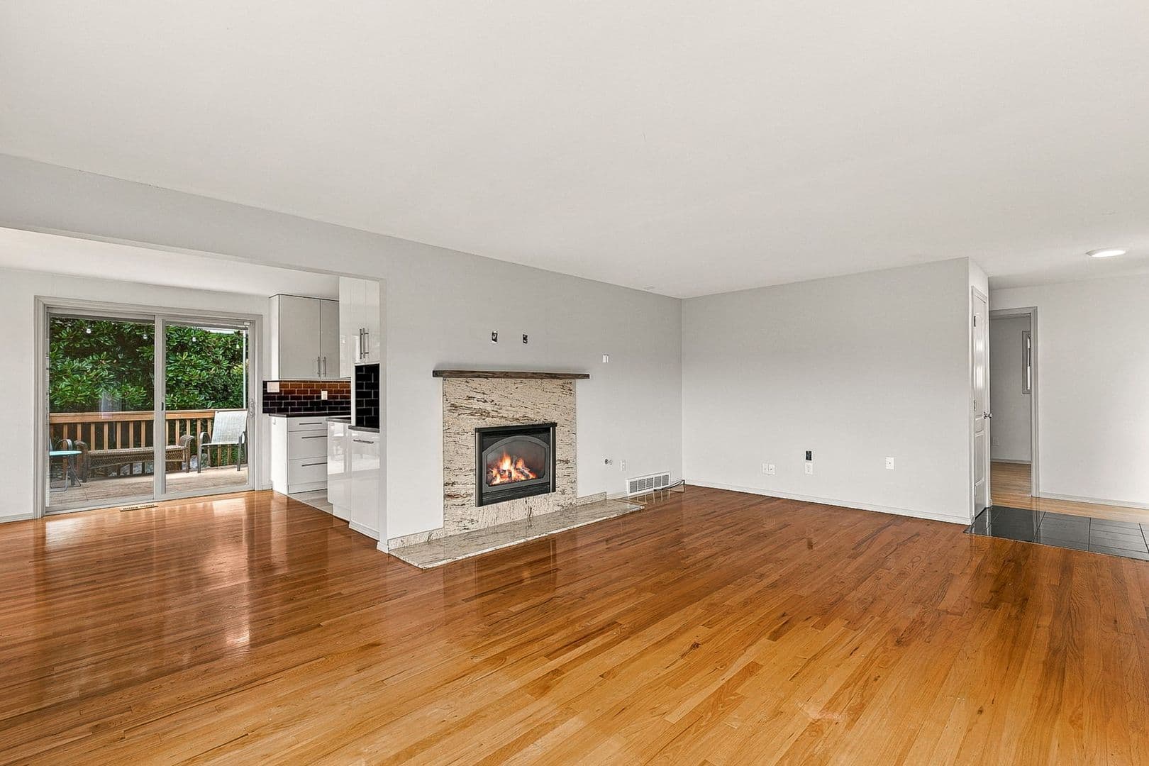 Des Moines House: 21011 7th Pl S