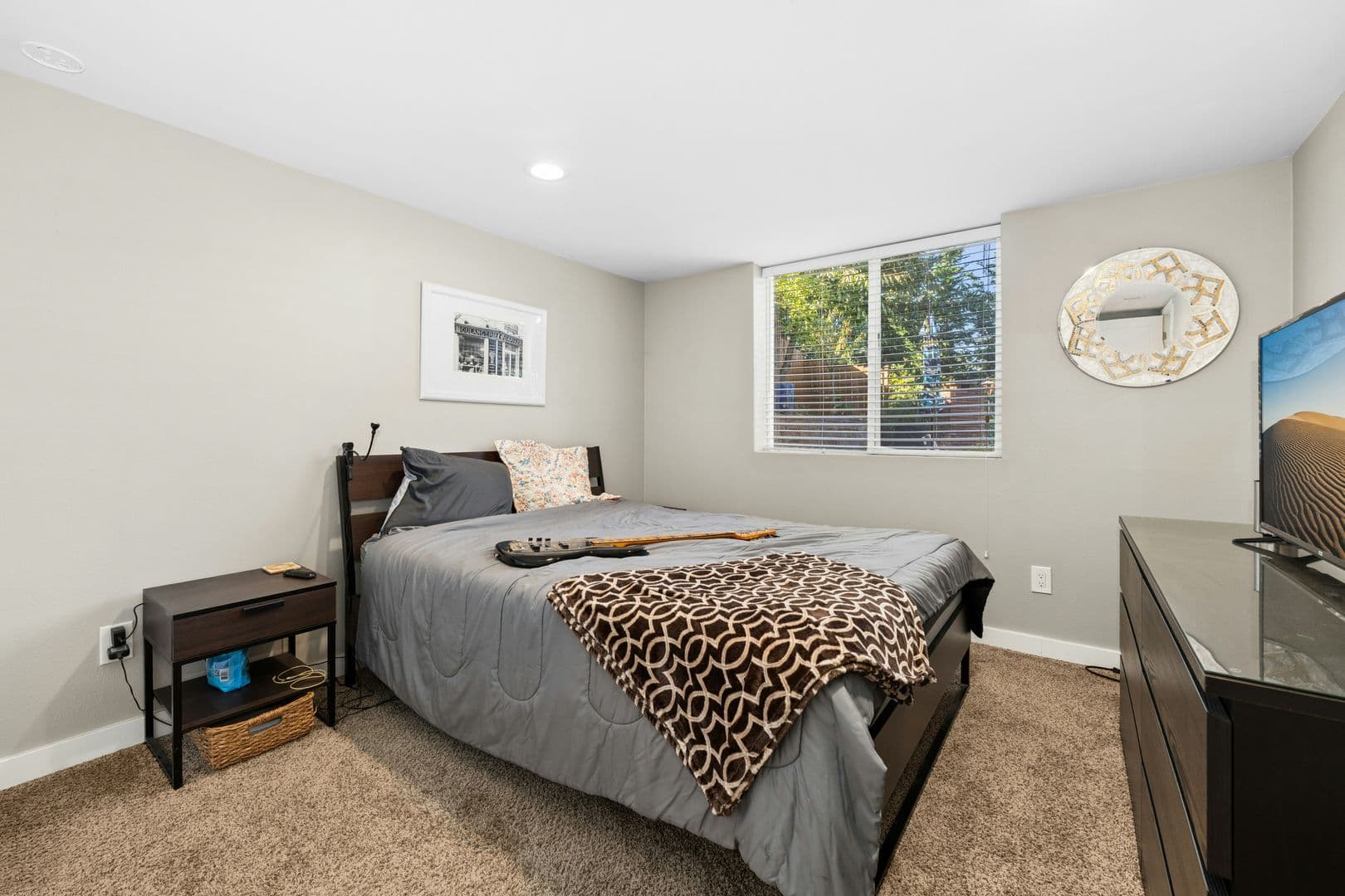 Burien House: 104 SW 132nd St