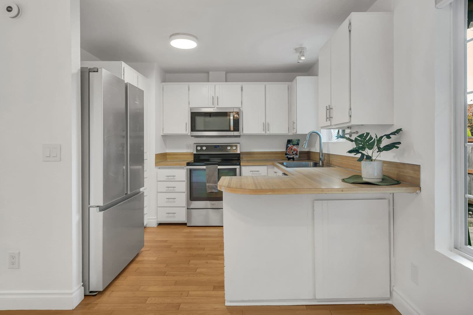 Des Moines House: 915 S 240th PL