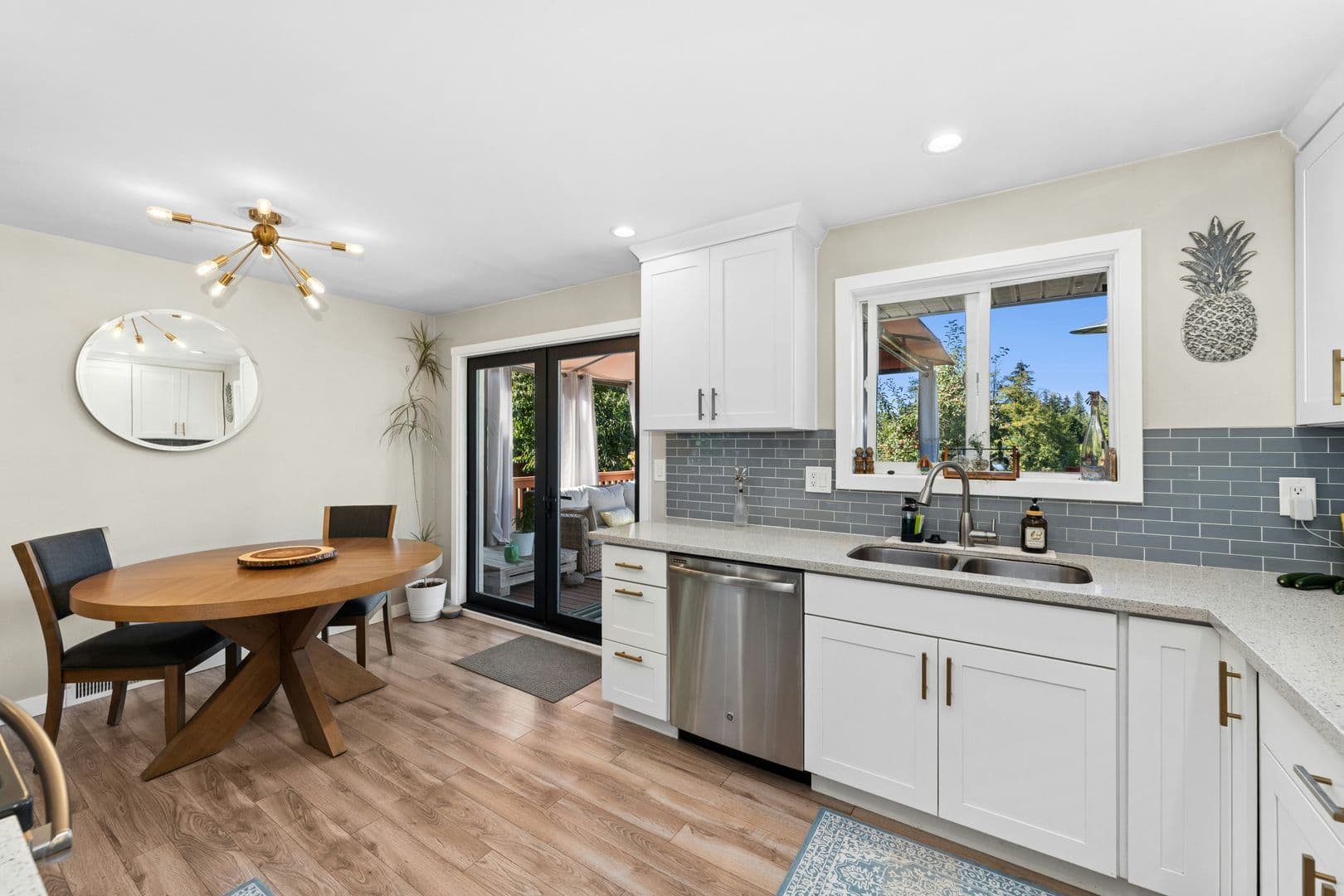 Burien House: 104 SW 132nd St