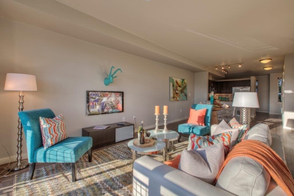 Burien Condo: 15100 6th Ave SW