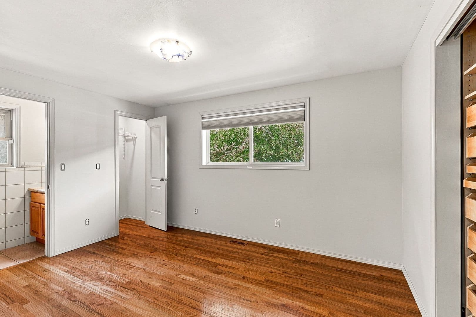 Des Moines House: 21011 7th Pl S