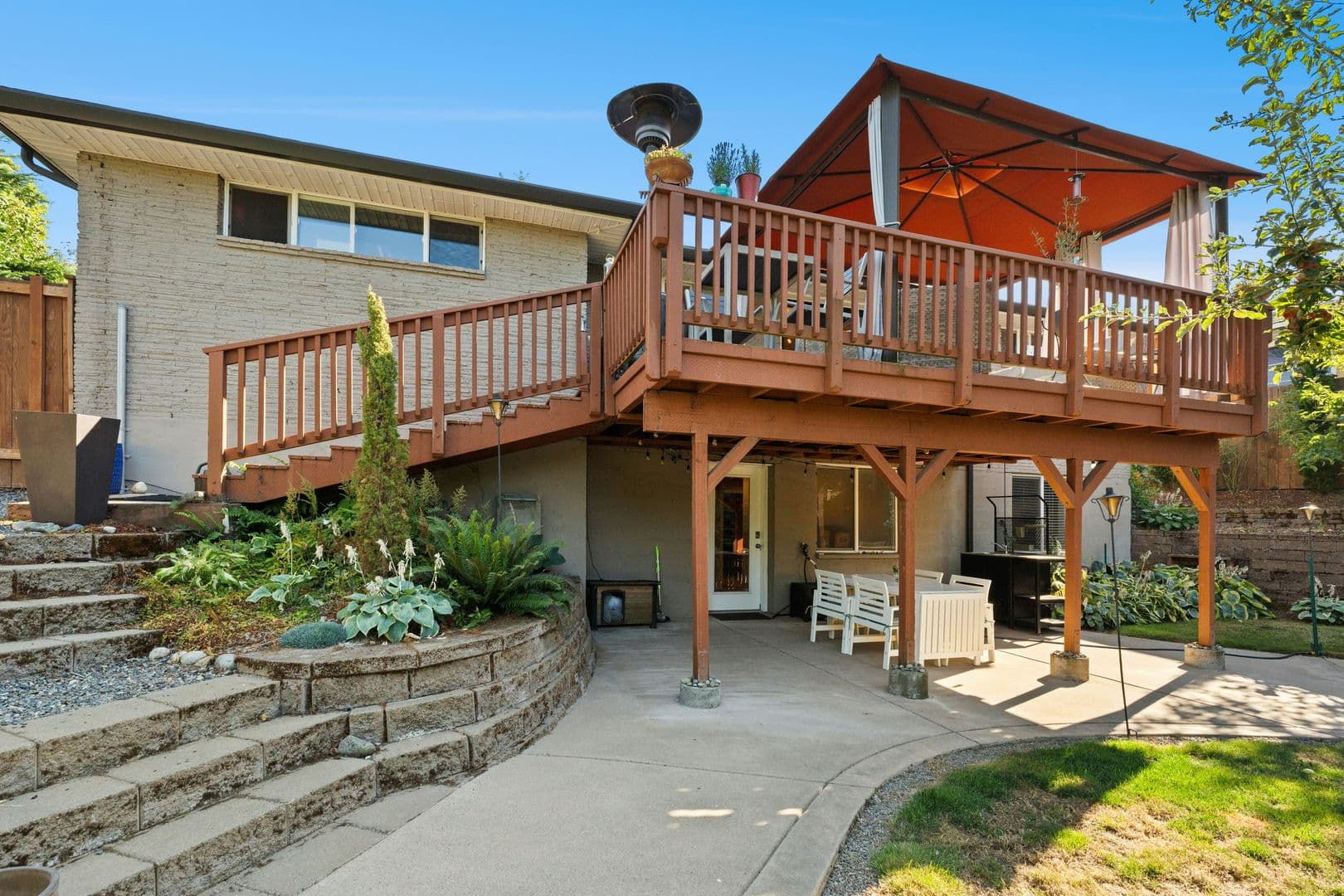 Burien House: 104 SW 132nd St