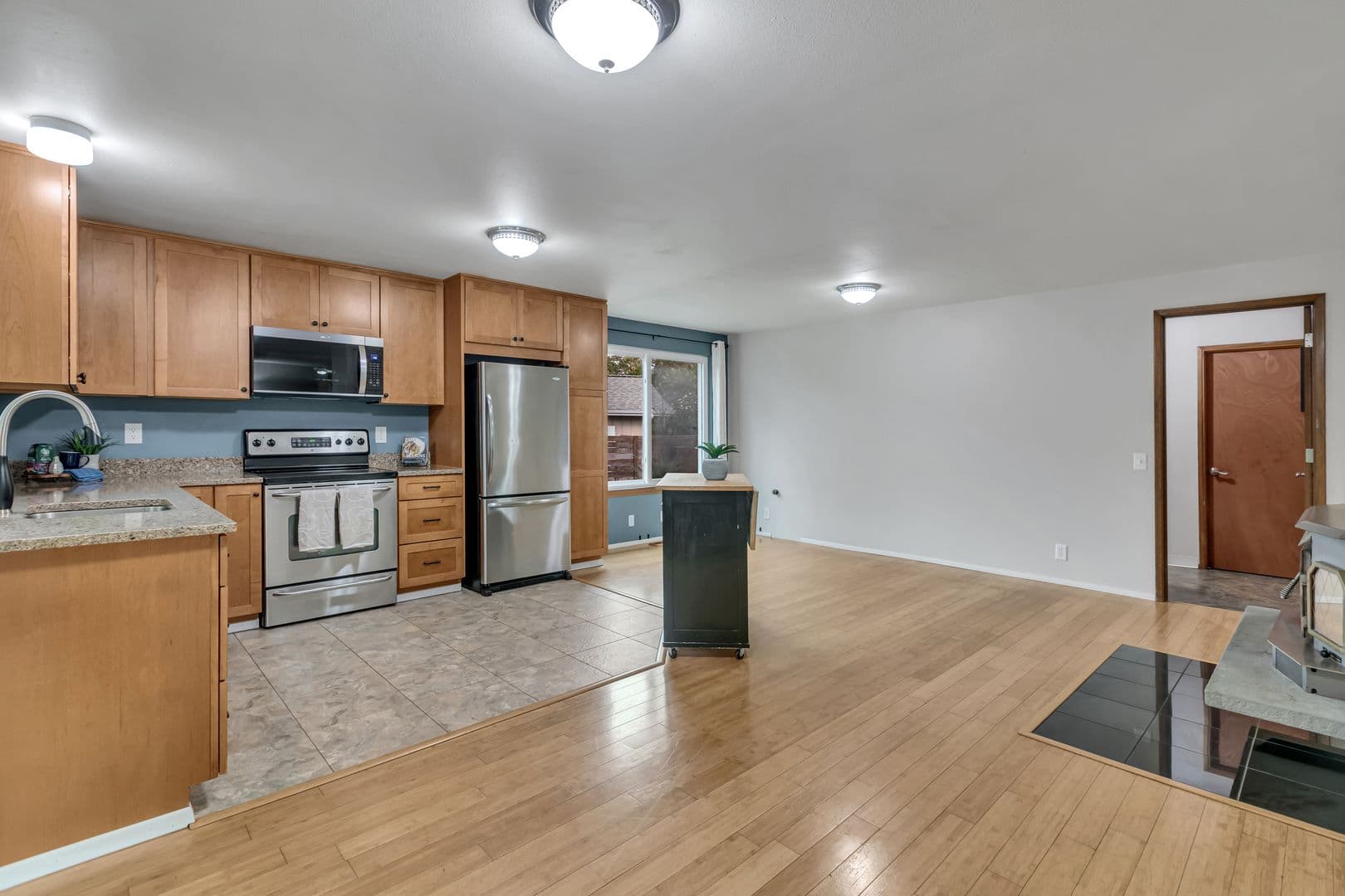 Kent House: 19463 122nd Pl SE