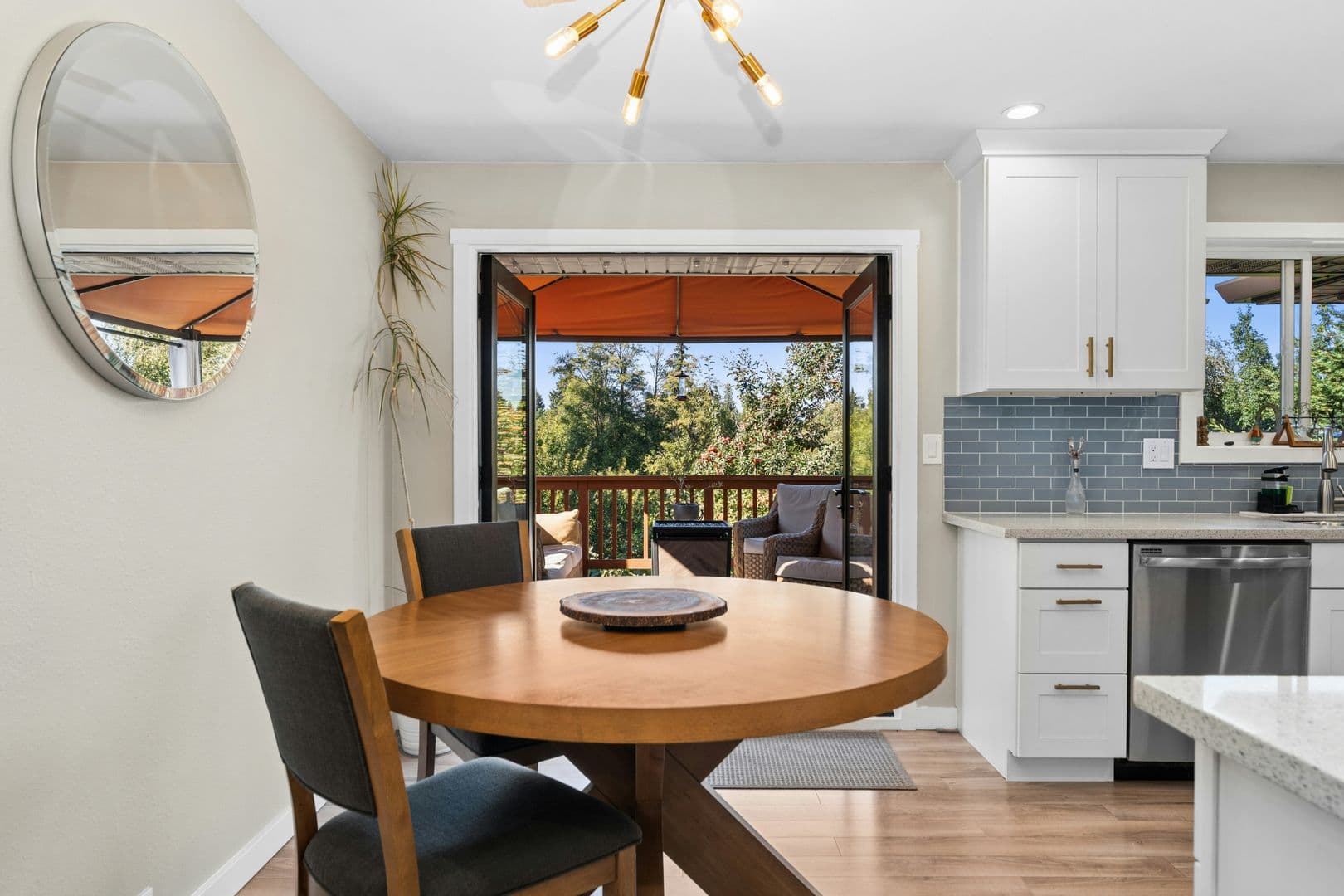 Burien House: 104 SW 132nd St