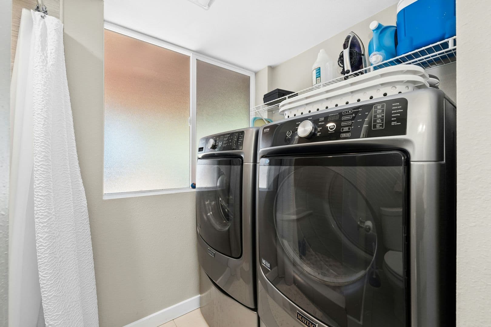 Burien House: 104 SW 132nd St