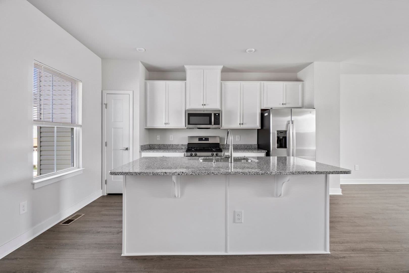 Poquoson Townhome: 109 Legacy Blvd
