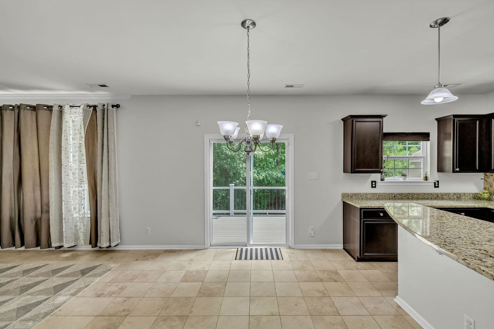 Williamsburg House: 303 Cheeseman Drive