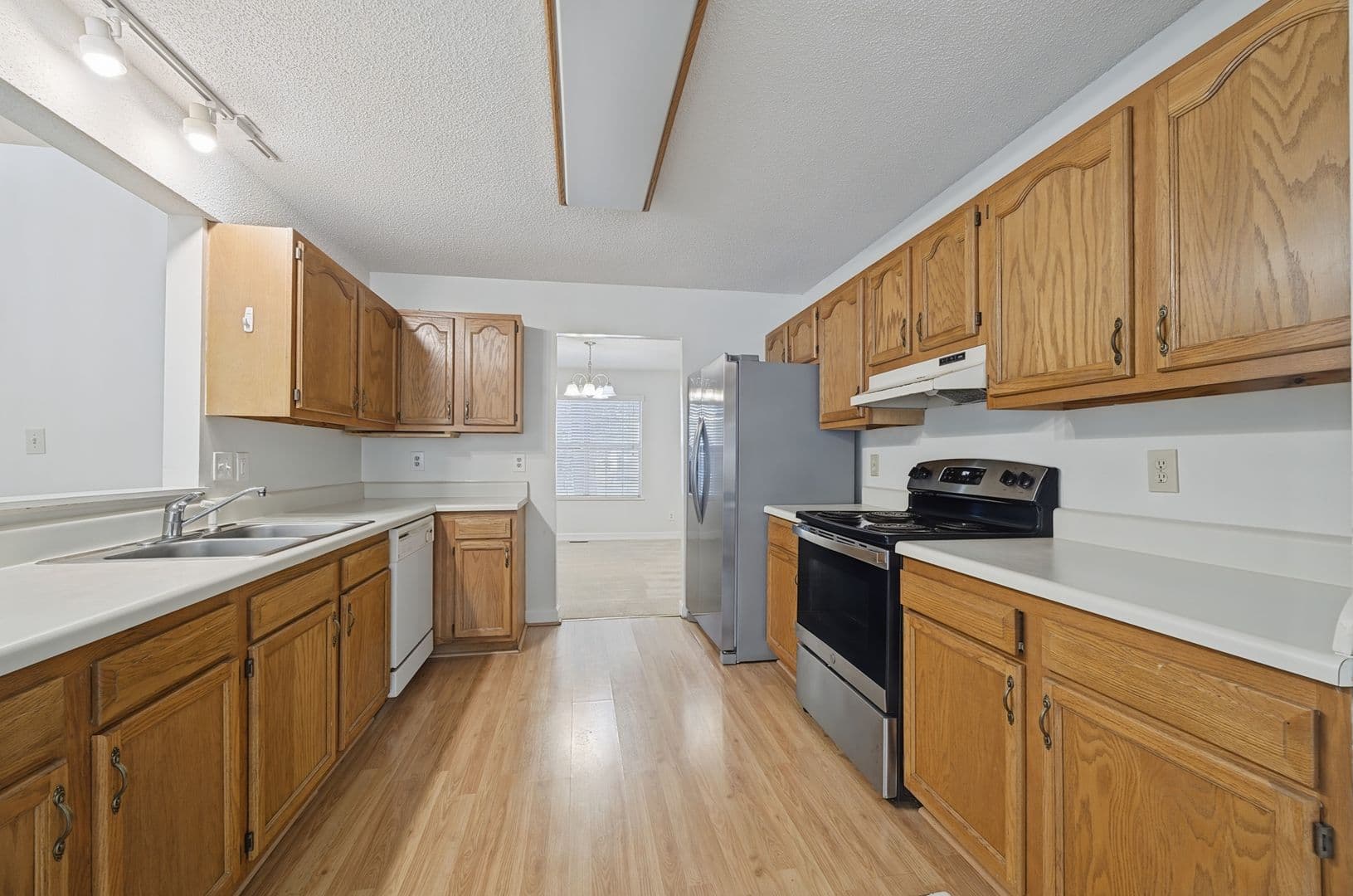 Yorktown House: 203 Lynns Way