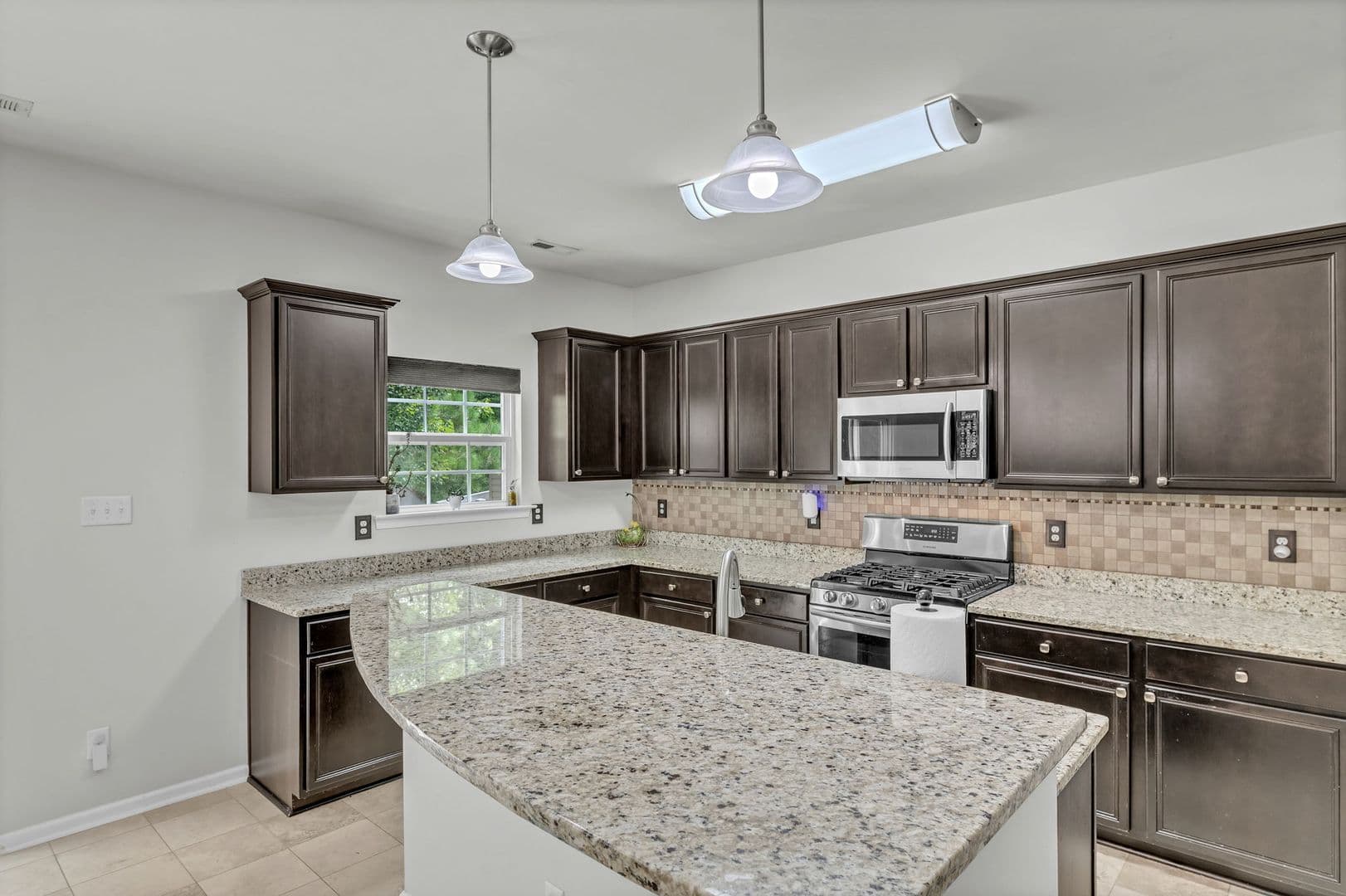 Williamsburg House: 303 Cheeseman Drive