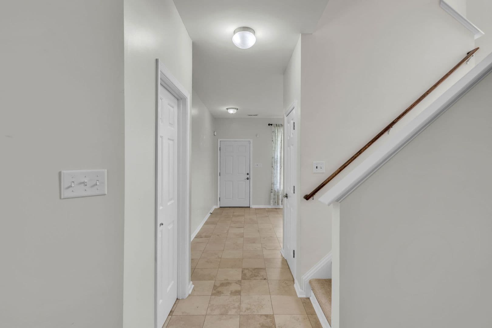 Williamsburg House: 303 Cheeseman Drive
