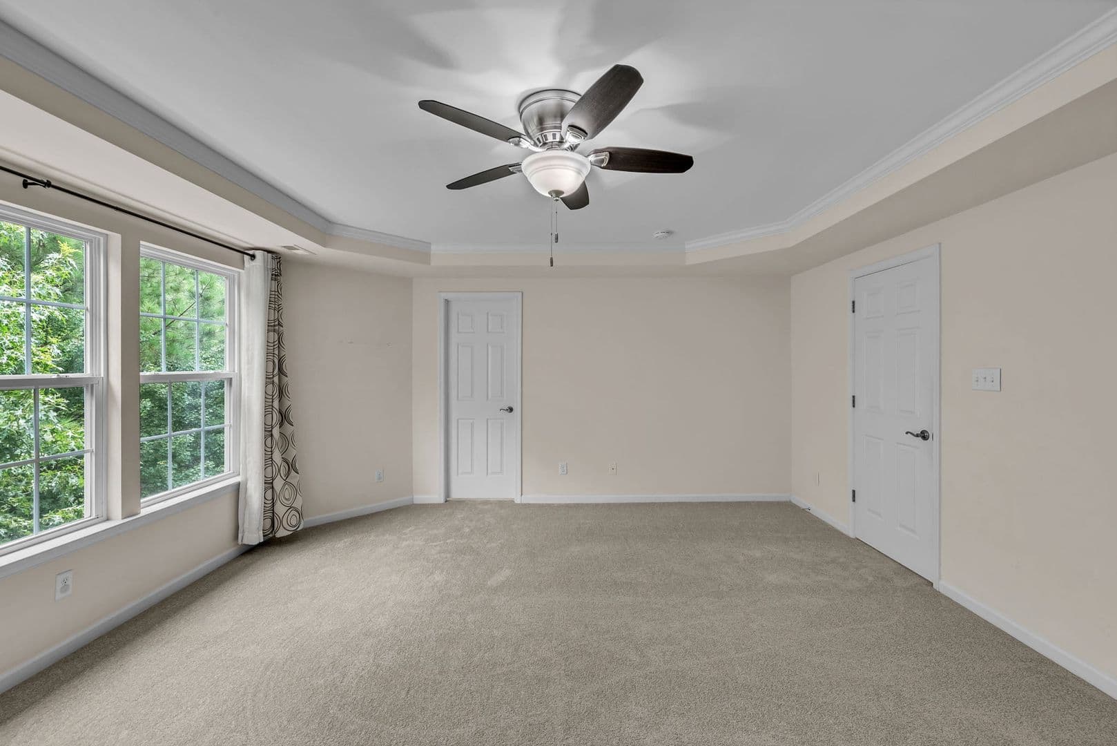Williamsburg House: 303 Cheeseman Drive