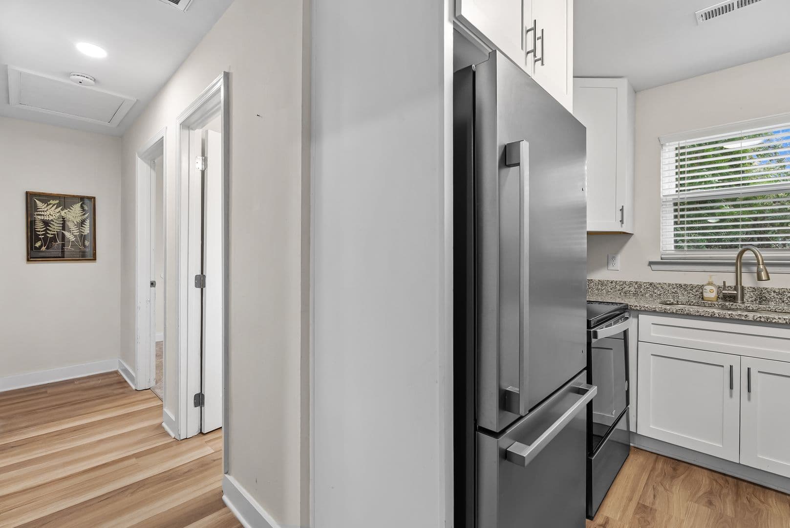 Williamsburg House: 5472 Olde Towne Rd