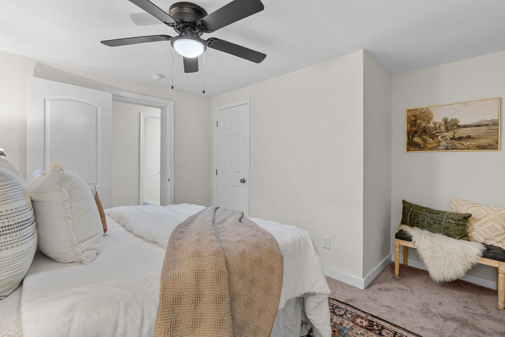 Williamsburg House: 5472 Olde Towne Rd