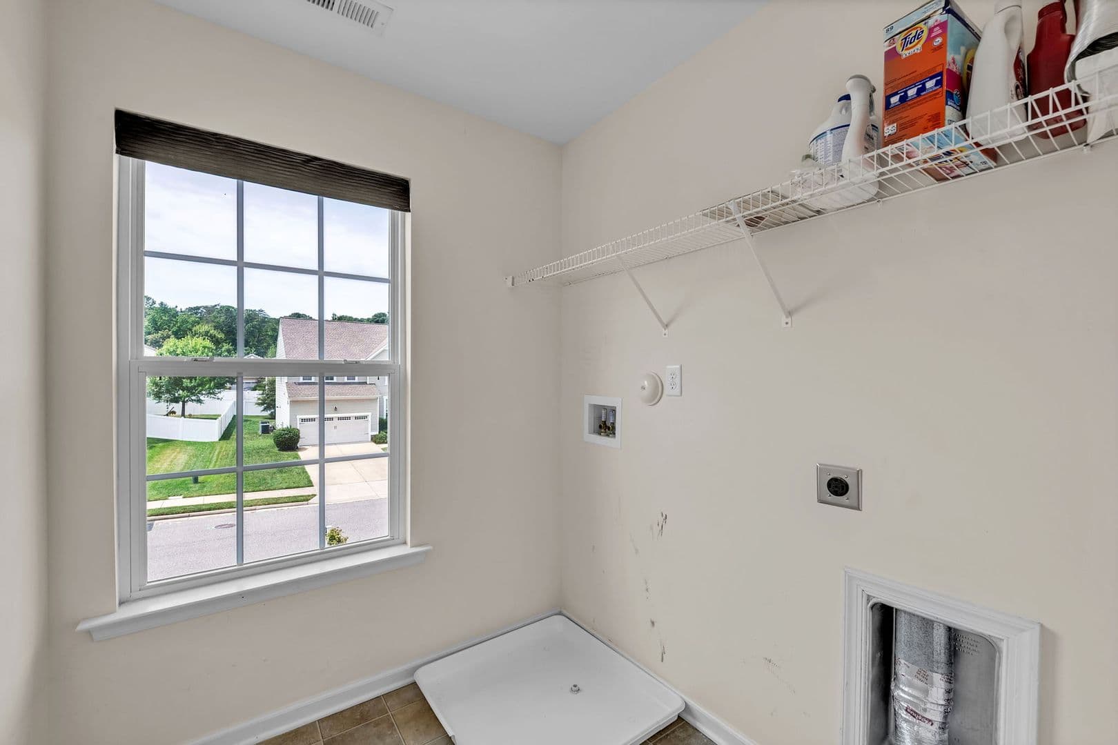 Williamsburg House: 303 Cheeseman Drive