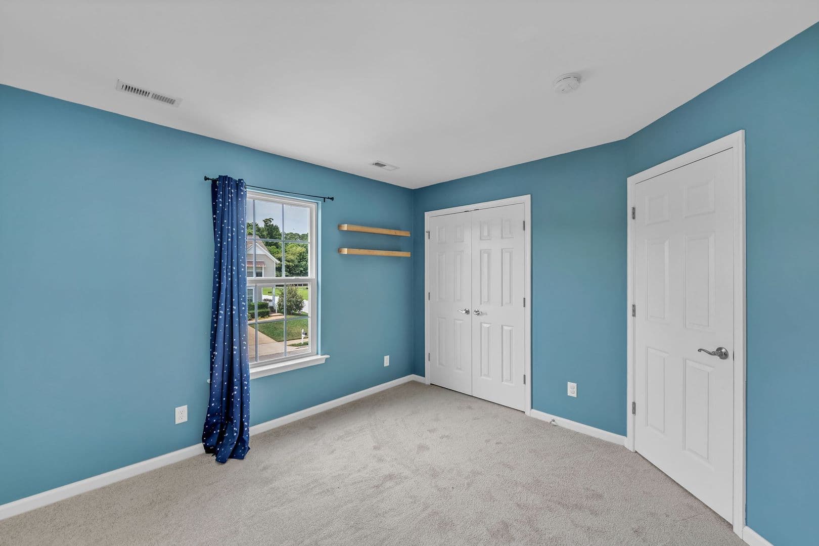 Williamsburg House: 303 Cheeseman Drive