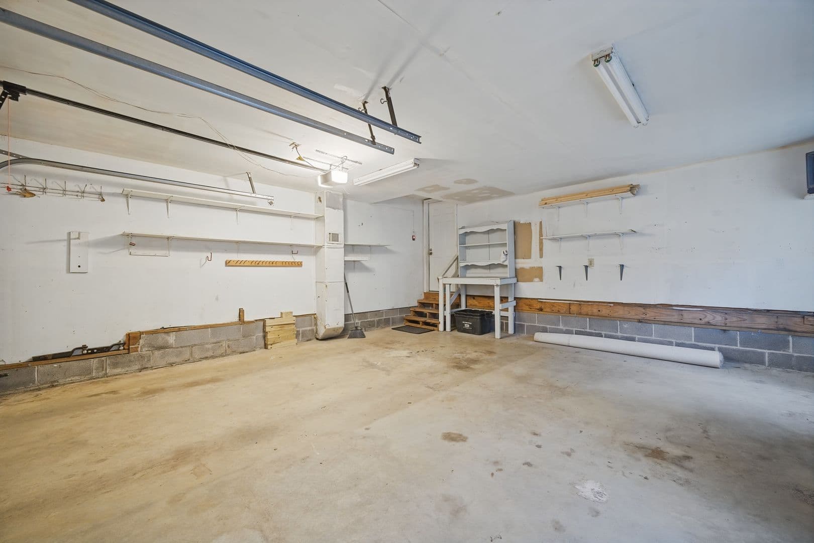 Yorktown House: 203 Lynns Way
