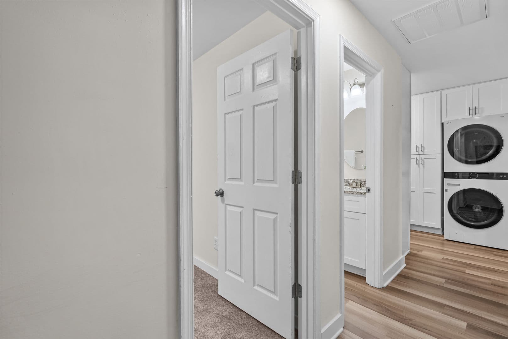 Williamsburg House: 5472 Olde Towne Rd