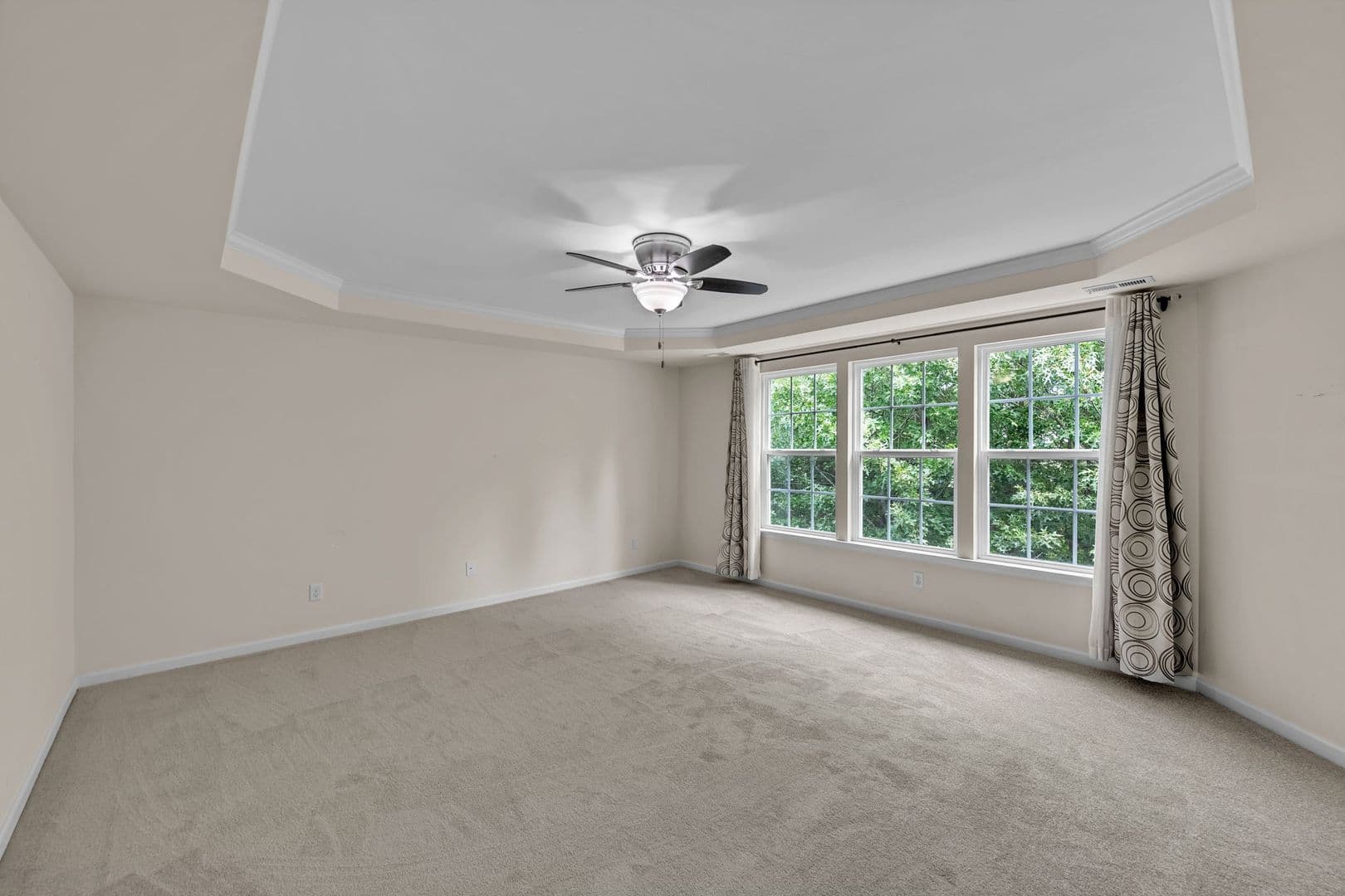Williamsburg House: 303 Cheeseman Drive