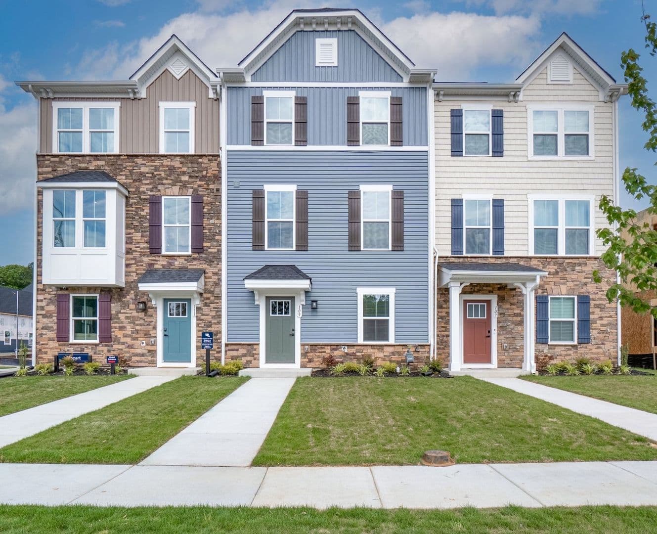 Poquoson Townhome: 109 Legacy Blvd