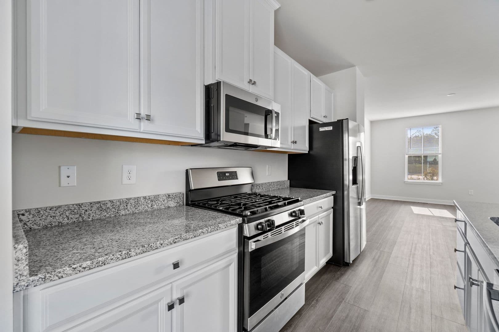 Poquoson Townhome: 109 Legacy Blvd