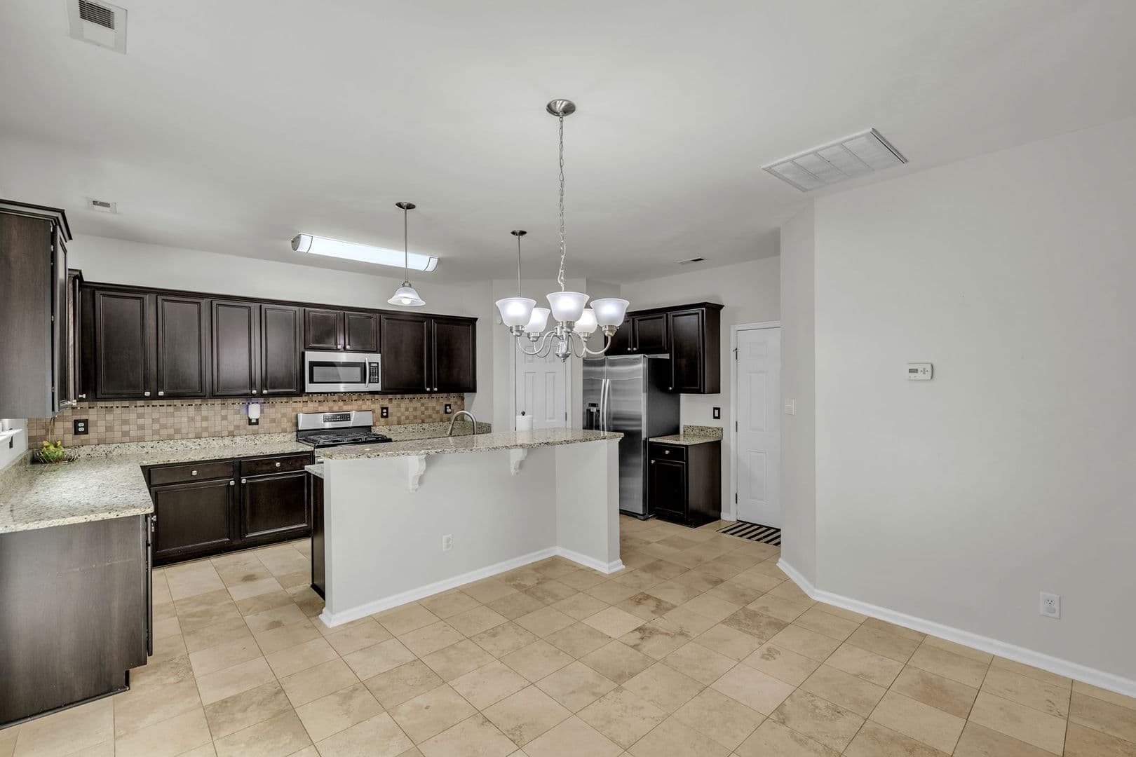 Williamsburg House: 303 Cheeseman Drive