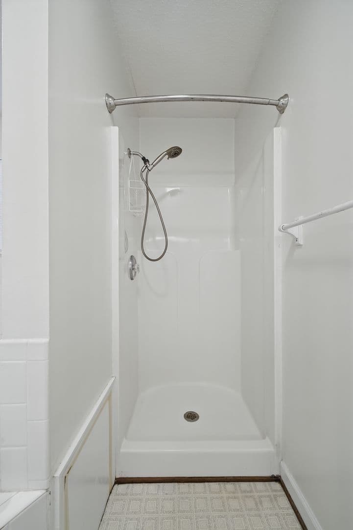 Yorktown House: 203 Lynns Way