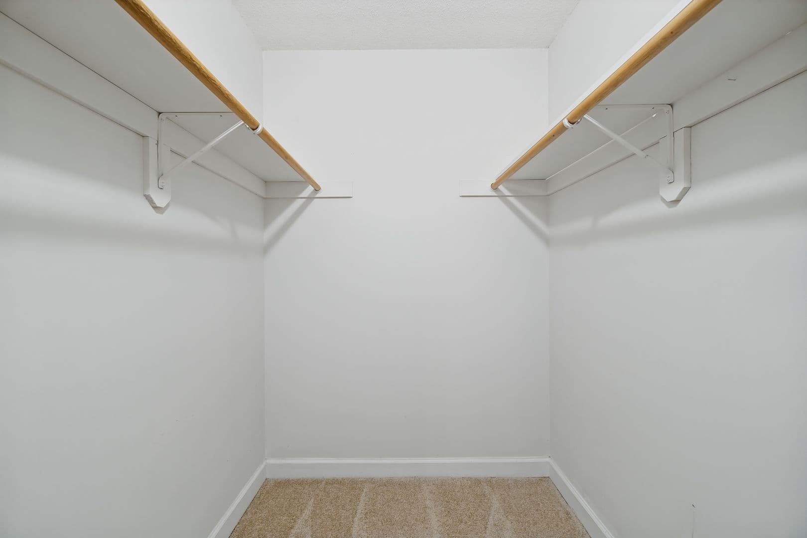 Yorktown House: 203 Lynns Way
