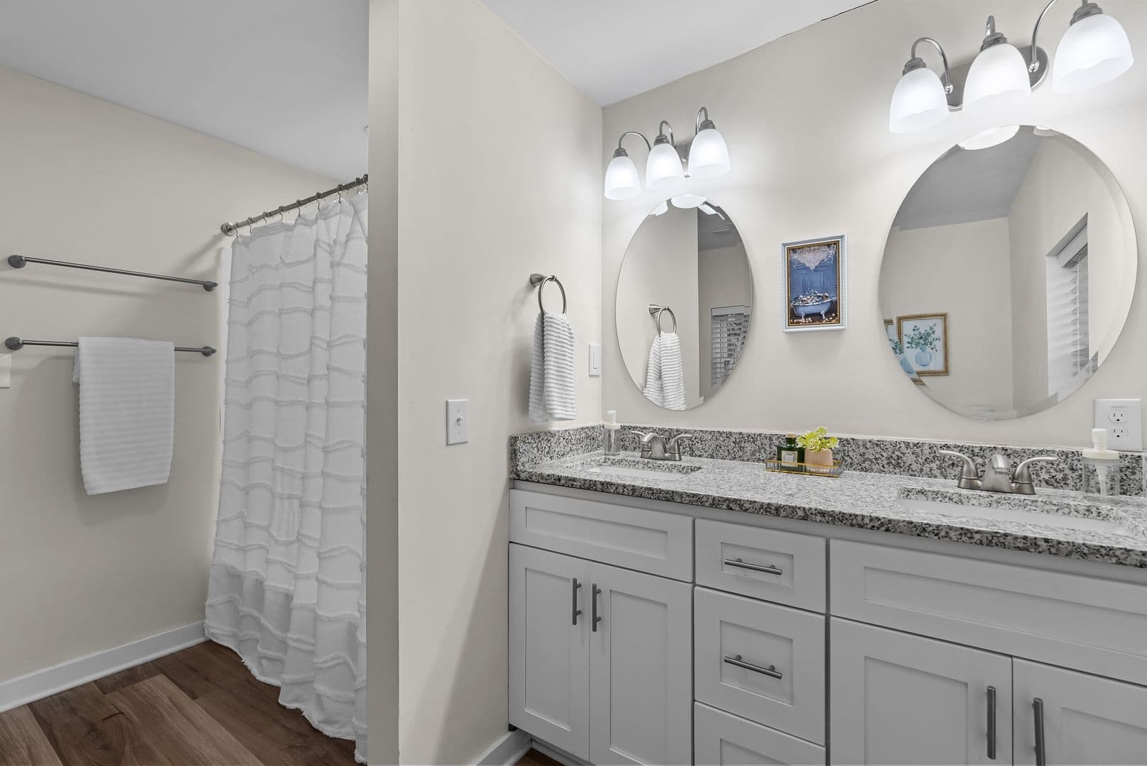 Williamsburg House: 5472 Olde Towne Rd