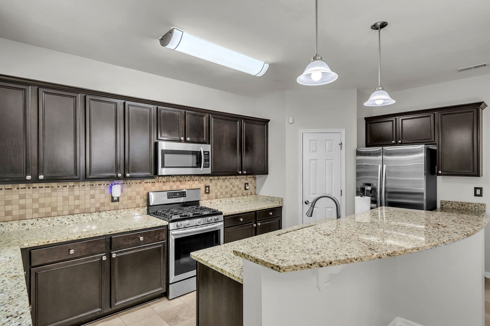 Williamsburg House: 303 Cheeseman Drive