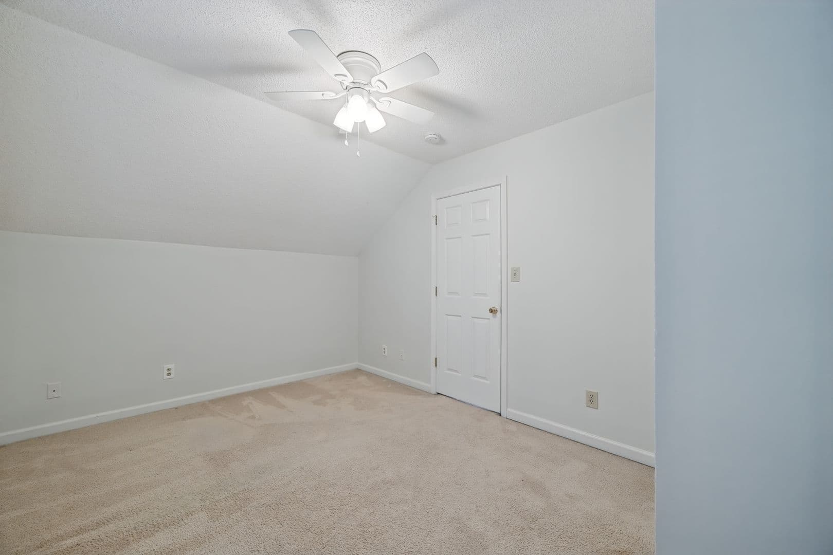 Yorktown House: 203 Lynns Way