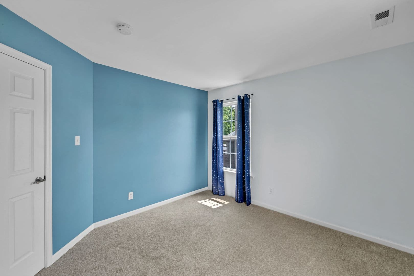 Williamsburg House: 303 Cheeseman Drive
