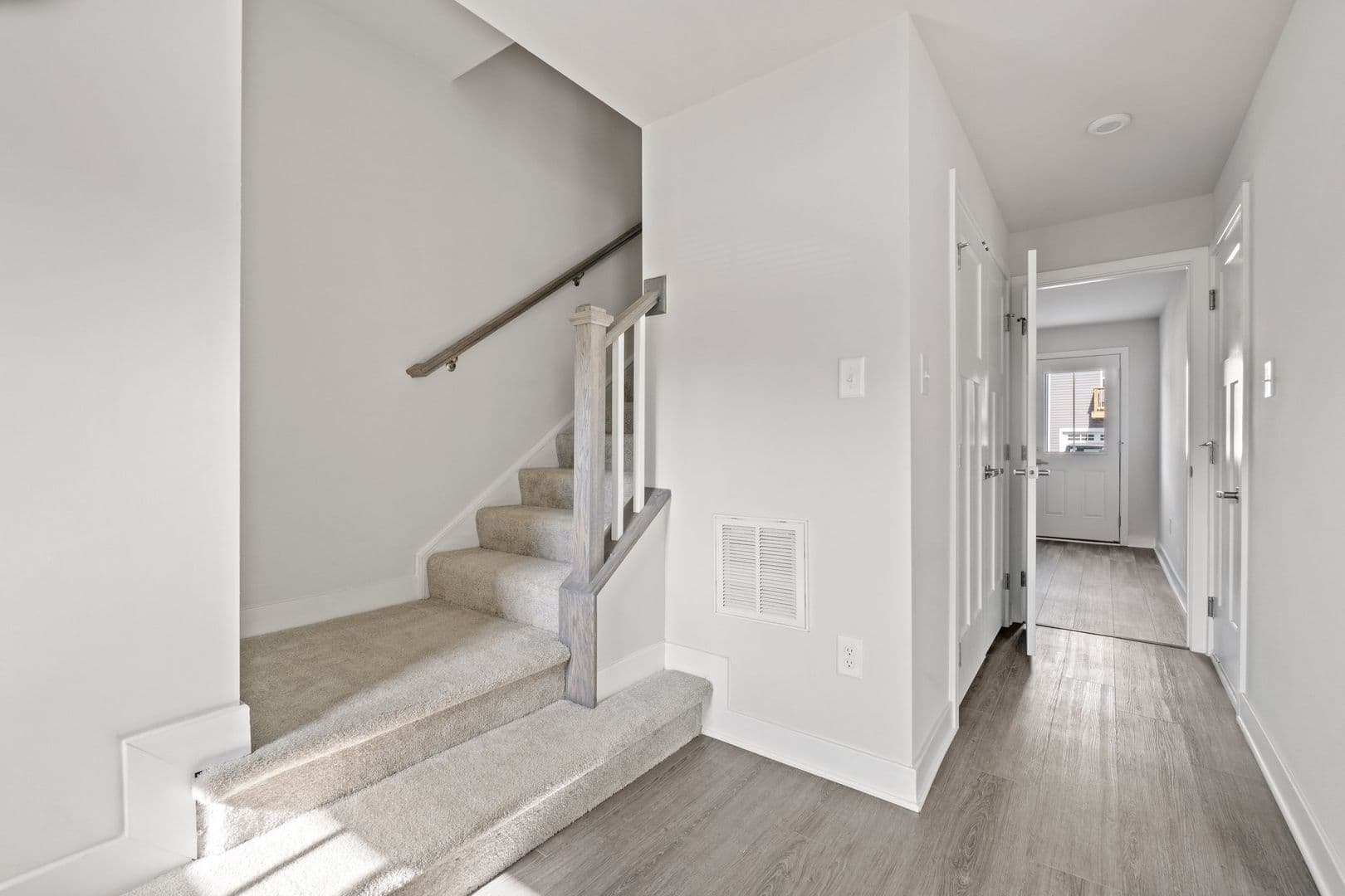 Poquoson Townhome: 109 Legacy Blvd