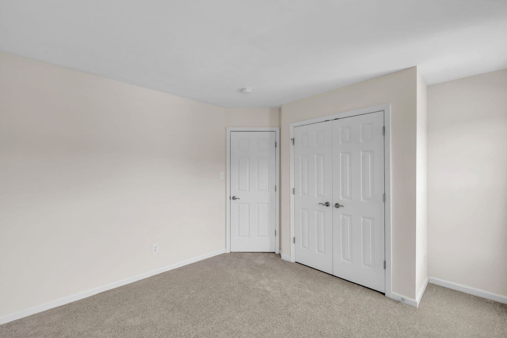 Williamsburg House: 303 Cheeseman Drive