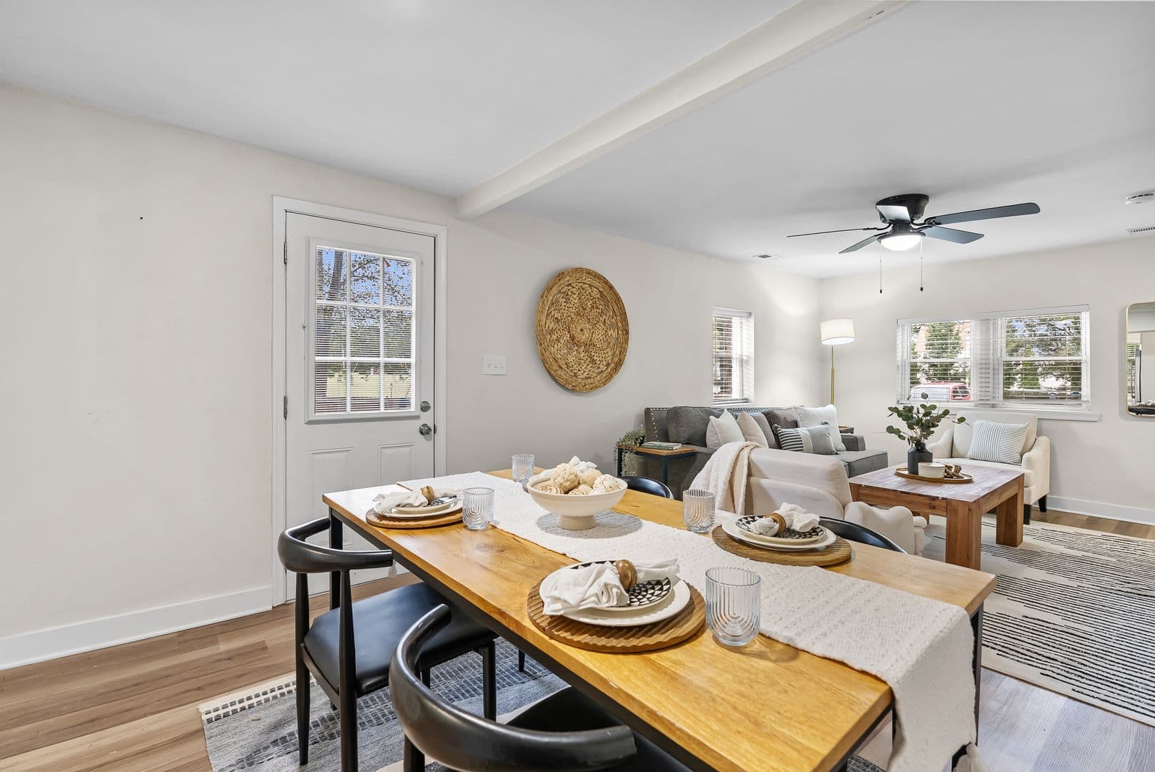 Williamsburg House: 5472 Olde Towne Rd