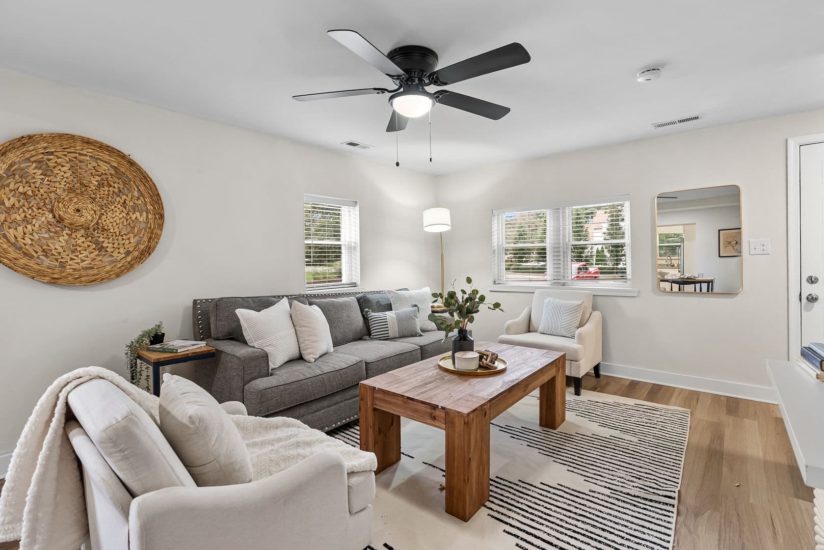 Williamsburg House: 5472 Olde Towne Rd