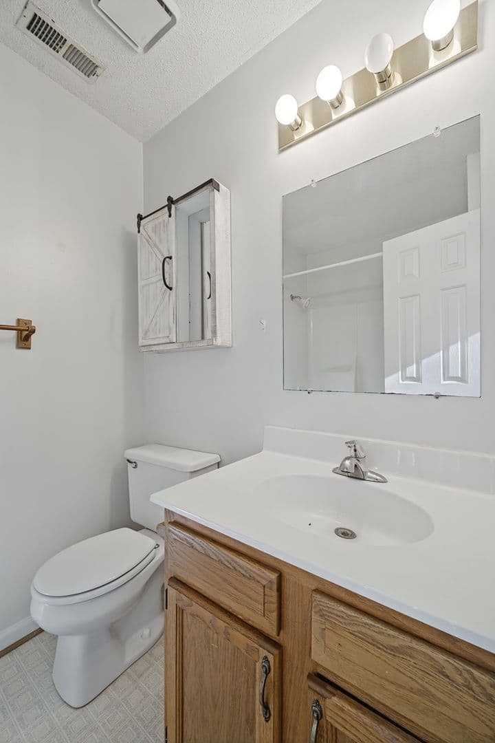 Yorktown House: 203 Lynns Way