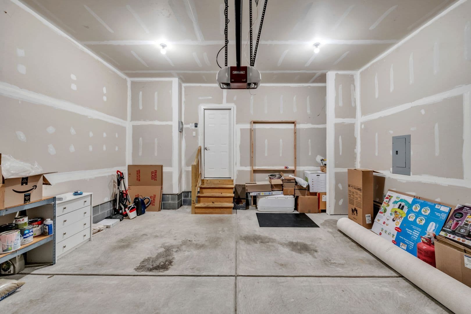 Williamsburg House: 303 Cheeseman Drive